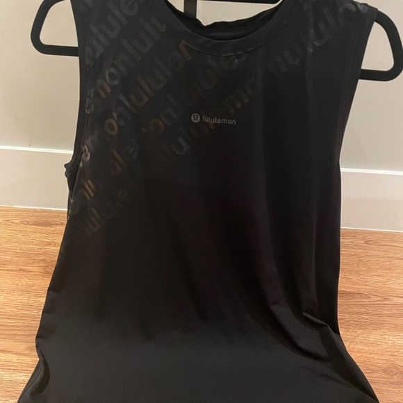 Lululemon work out top - Picture 3 of 3